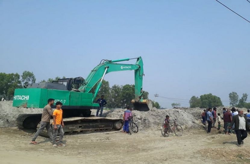 সৈয়দপুরে ডালিয়া নদী খননের নামে মাটি ‘লুট’