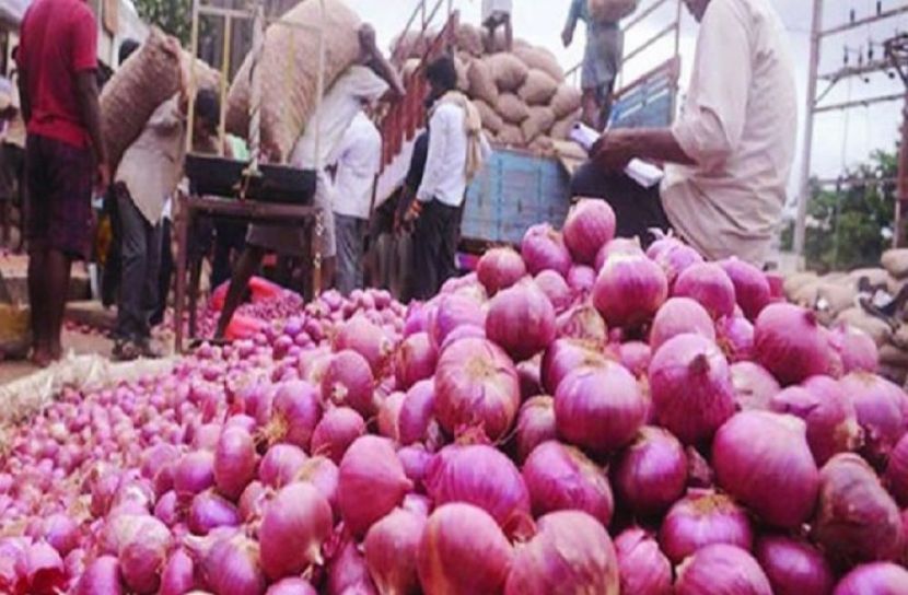 ফের অনিয়ন্ত্রিত পেঁয়াজ বাজার