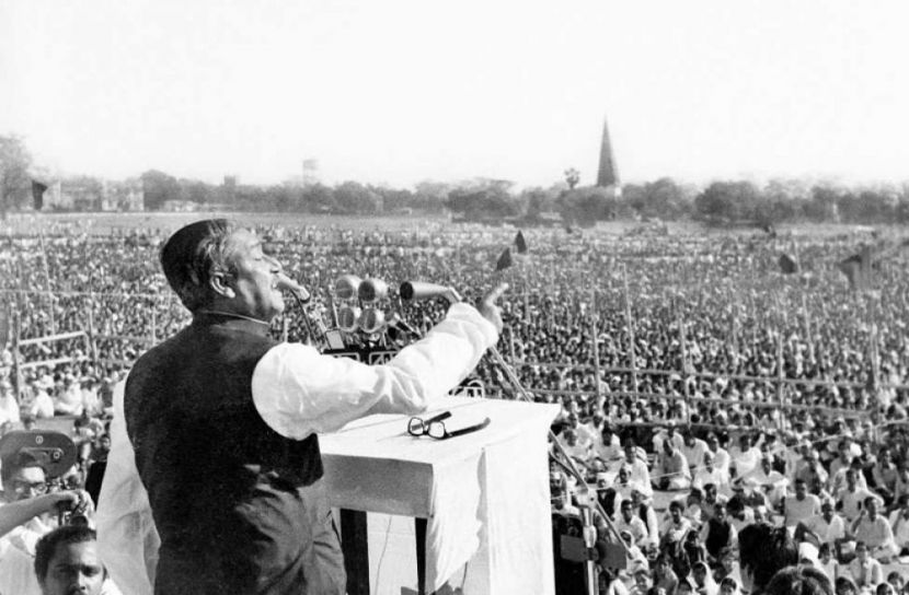 রেসকোর্স ময়দানে স্বাধীনতা সংগ্রামের ডাক দিয়েছিলেন বঙ্গবন্ধু শেখ মুজিবুর রহমান (ছবি: সংগৃহীত)