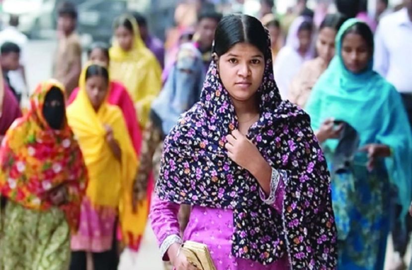 পিছিয়ে নেই নারী