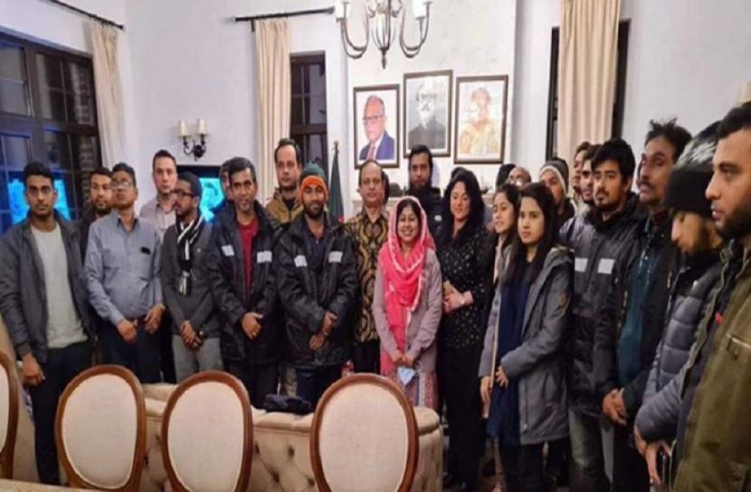 অবশেষে দেশে পৌঁছালেন ২৮ নাবিক