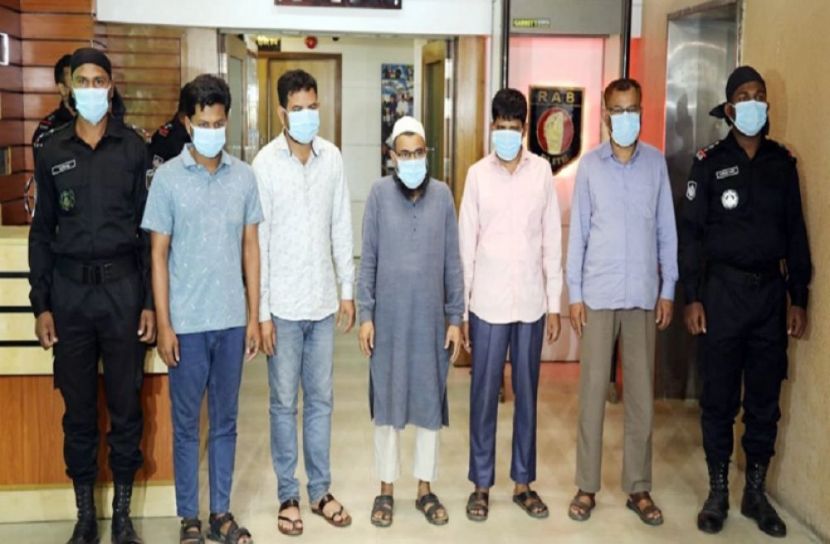 দুইশ  কোটি টাকা হাতিয়ে নিয়েছে প্রতারক চক্র