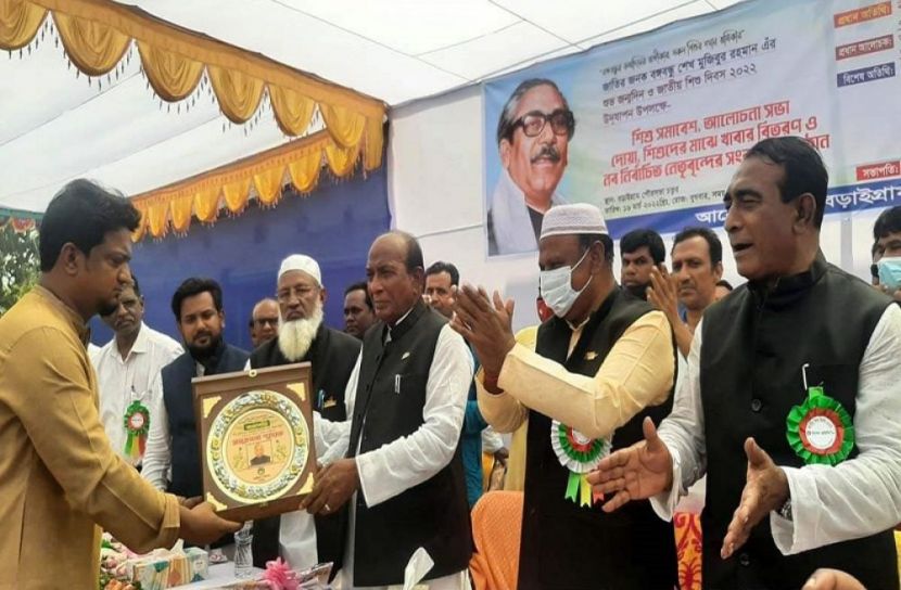 বড়াইগ্রামে জেলা আ’লীগের নবনির্বাচিত নেতৃবৃন্দকে সংবর্ধনা