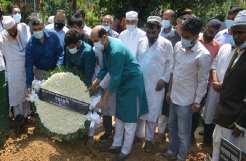 বনানীতে চিরনিদ্রায় সাবেক রাষ্ট্রপতি