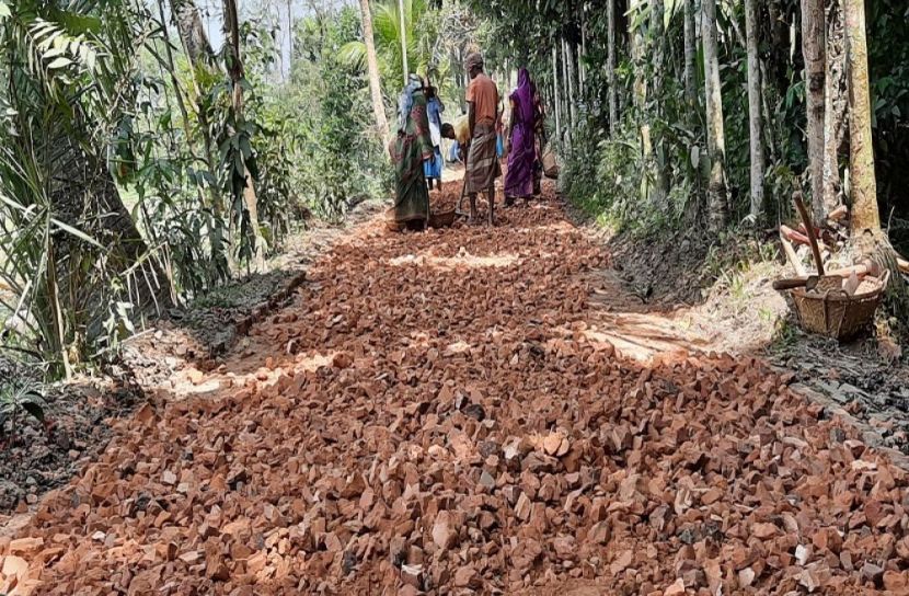 কোম্পানীগঞ্জে সড়ক সংস্কারে ব্যাপক অনিয়মের অভিযোগ