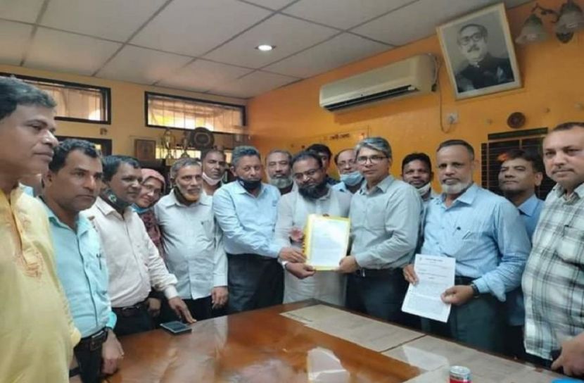 ফেনীতে ১১ দফা দাবি আদায়ে প্রধানমন্ত্রী বরাবর স্মারকলিপি