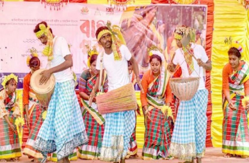 গোবিন্দগঞ্জে নাচ-গানে বরণ করলো বাহা পরব