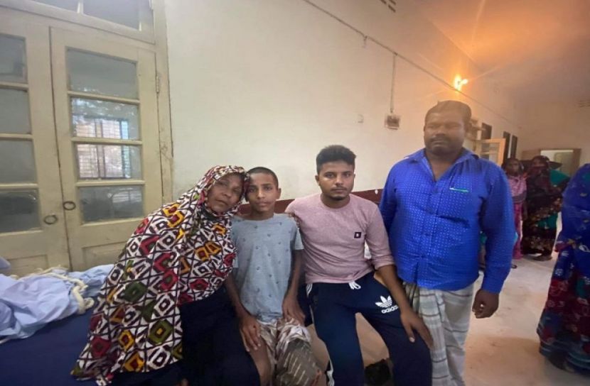 নওশাদকে পরিবারের কাছে ফিরিয়ে দিল ডা. ফয়সাল