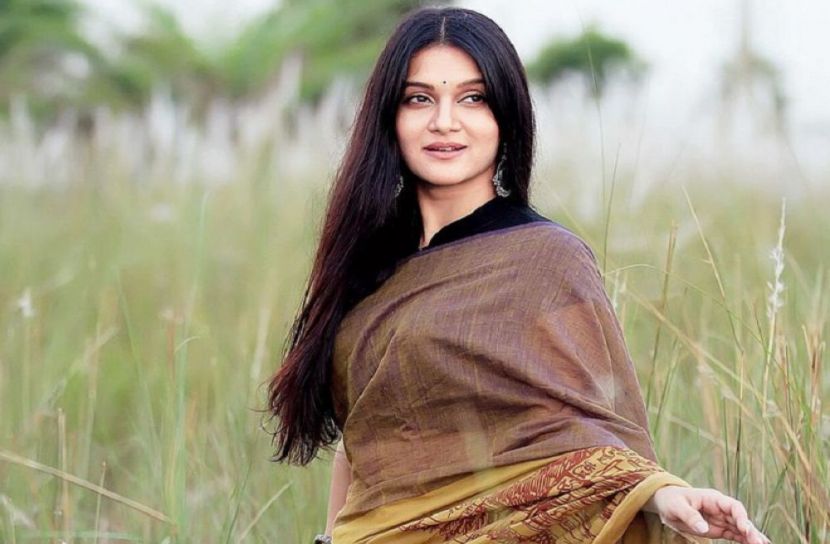 অভিনেত্রী রাফিয়াথ রশীদ মিথিলা