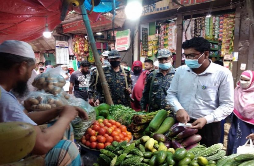 মুন্সীগঞ্জে দুই দোকানিকে জরিমানা