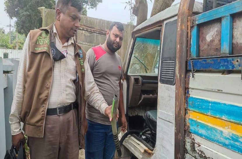 গাইবান্ধায় তেল চোর চক্রের গাড়ি আটক