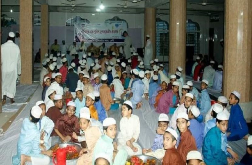 ফেনীতে এতিমদের সাথে ইফতার করলেন পুলিশ সুপার
