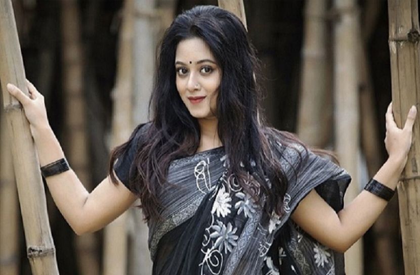 অভিনেত্রী সবার নামের শেষে যোগ হয় না- প্রার্থনা ফারদিন দীঘি