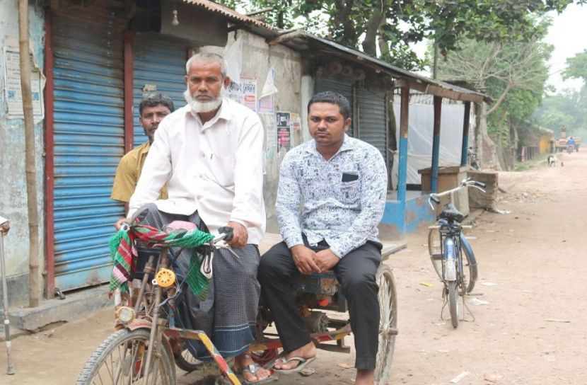 ভ্যান চালকের মেয়ে পেয়েছে মেডিকেলে ভর্তির সুযোগ