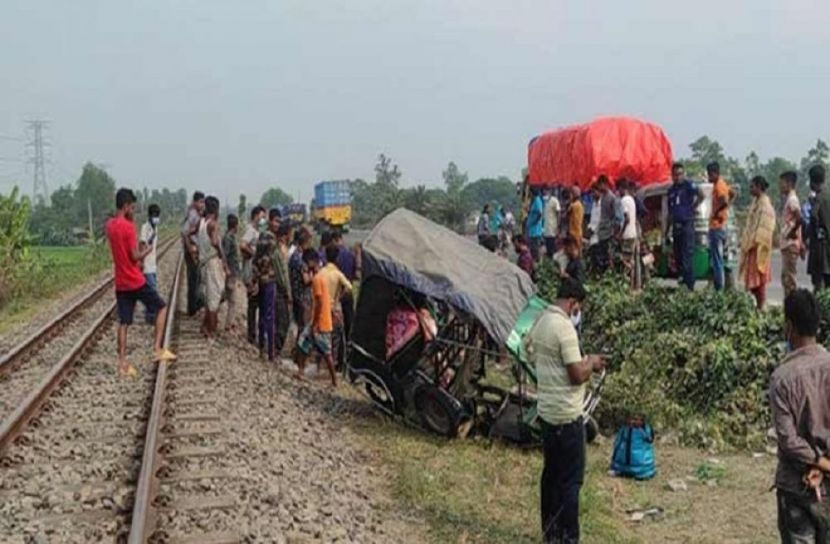 টাঙ্গাইলে ট্রেনের ধাক্কায় শিশুসহ নিহত ৩