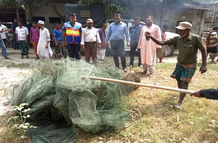 ভূঞাপুরে ১০ জেলেকে জরিমানা