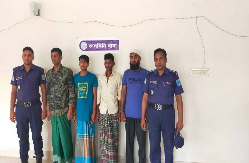 কালকিনিতে পুলিশের উপর হামলার ঘটনায় গ্রেফতার ৪