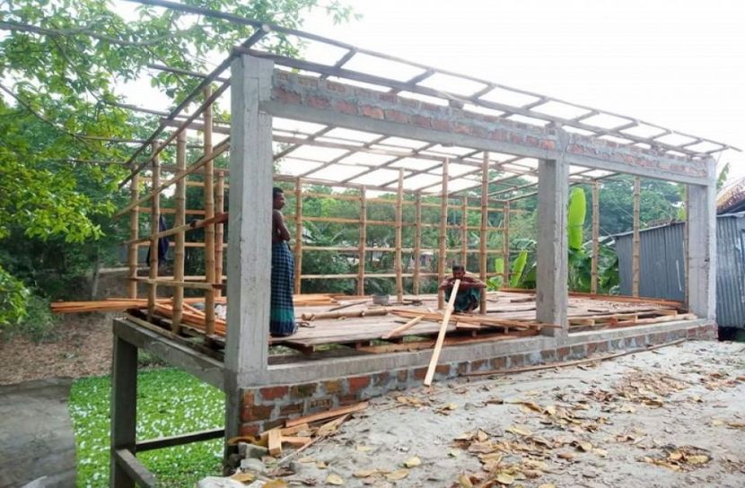 বোয়ালমারীতে পাউবো-র জায়গায় পাকা ঘর নির্মাণ কাজ বন্ধ