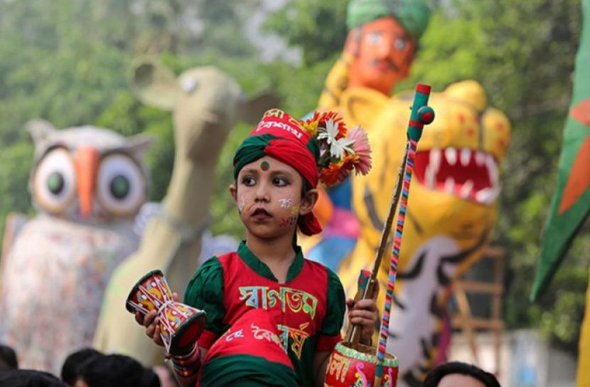 নাচে-গানে, ঢাকে-ঢোলে, শোভাযাত্রায় পুরো জাতি বরণ করছে নতুন বছরকে (ছবি: সংগৃহীত)