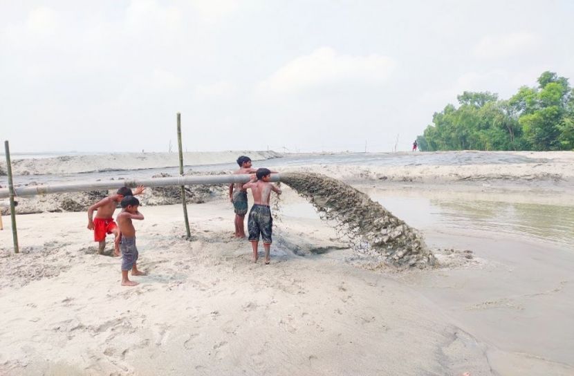 চাষাবাদ করতে চাওয়ায় ভয়ভীতি দেখানোর অভিযোগ
