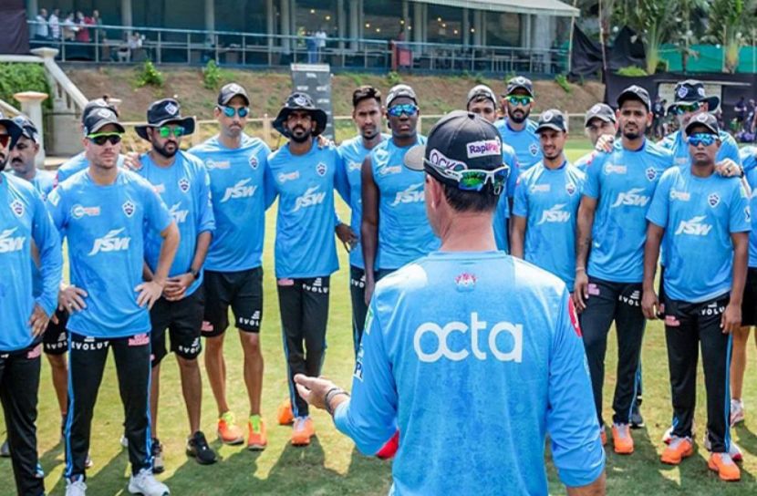 দলটির ফিজিও প্যাট্রিক ফারহার্ট করোনায় আক্রান্ত হয়েছেন (ছবি: সংগৃহীত)