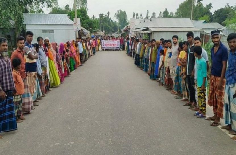আসামীদের গ্রেফতারের দাবিতে মানববন্ধন, জামালপুর।