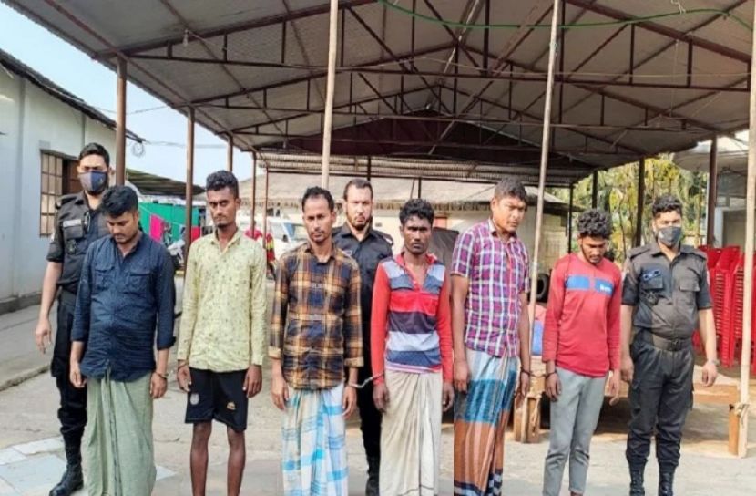 পাচারকারীদের ফাঁদে পা দিচ্ছে রোহিঙ্গারা