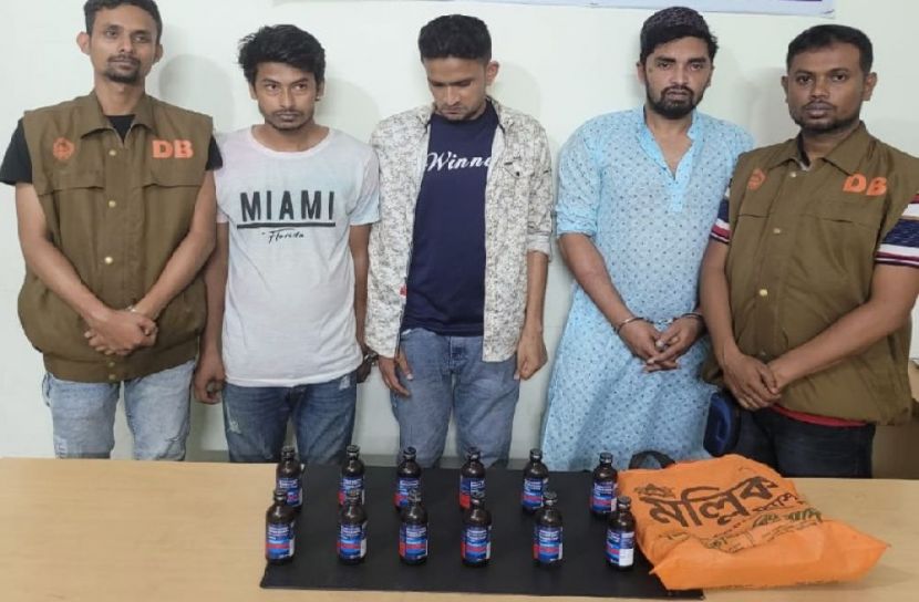 মুন্সীগঞ্জে ফেনসিডিলসহ শীর্ষ মাদক ব্যবসায়ী গ্রেফতার