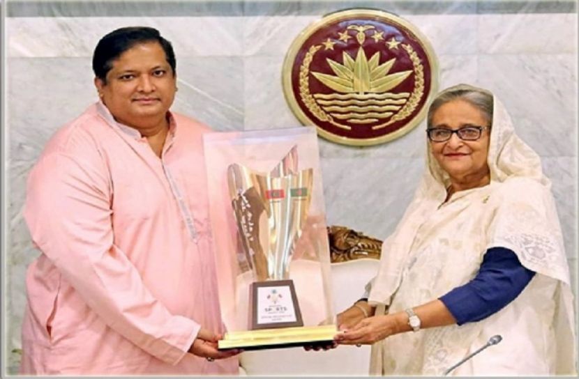 প্রধানমন্ত্রীর হাতে মালদ্বীপ স্পোর্টস অ্যাওয়ার্ড-২০২২