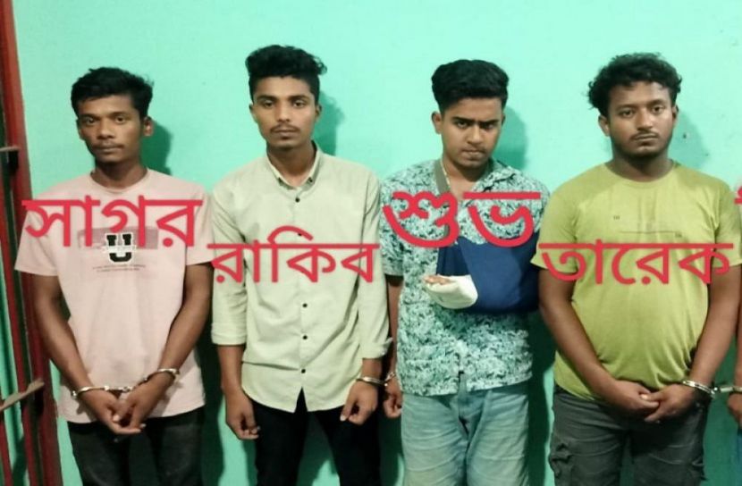 ডাকাতির প্রস্তুতিকালে অস্ত্রসহ গ্রেফতার ৪