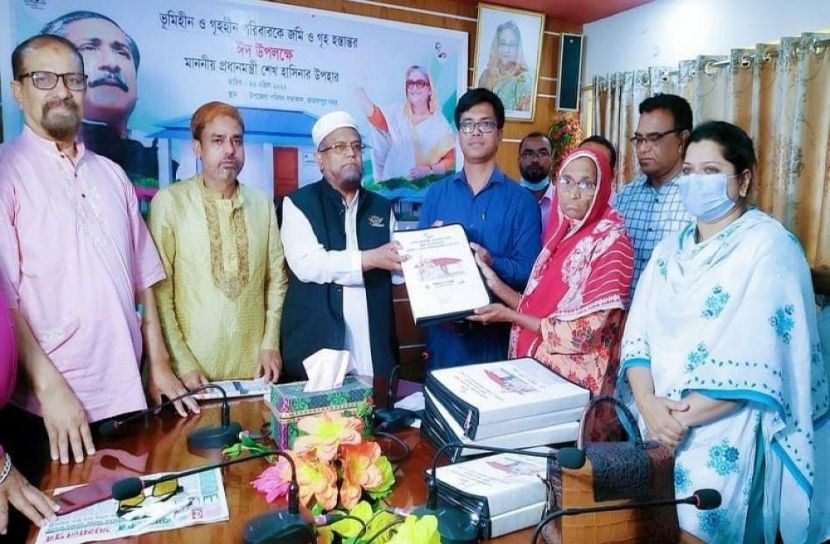 জামালপুরে প্রধানমন্ত্রীর ঘর হস্তান্তর শুরু