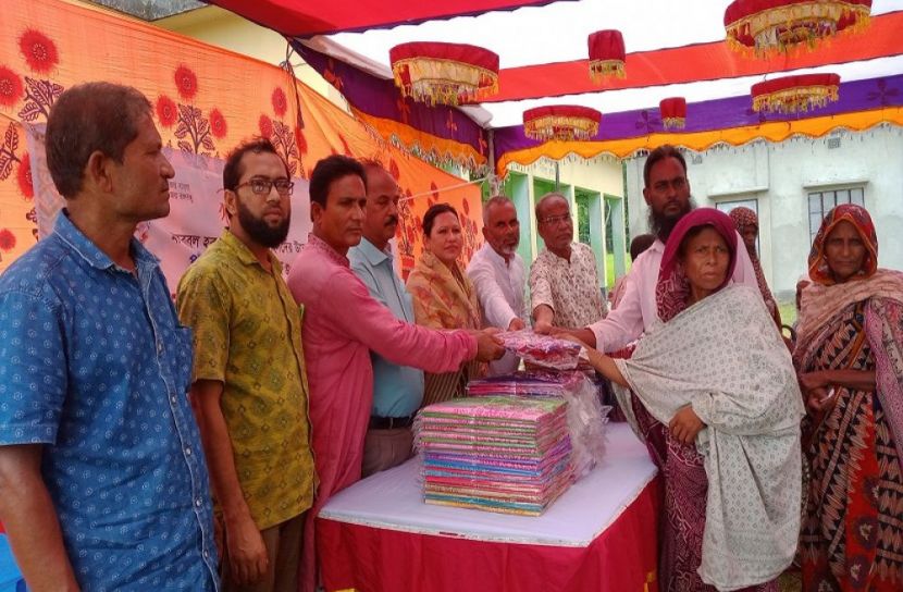 গৌরীপুরে অসহায়-দুস্থদের মাঝে ঈদ উপহার বিতরণ