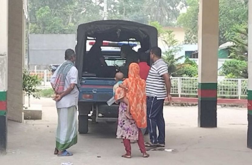 স্বামীর গোপনাঙ্গ কেটে নিয়ে থানায় হাজির স্ত্রী
