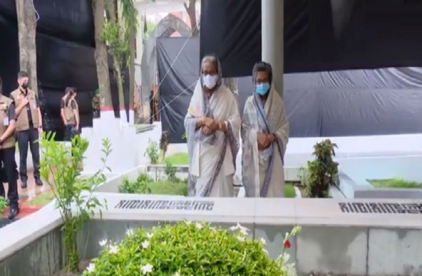 স্বজদের স্মরণে অশ্রুসিক্ত দুই বোন