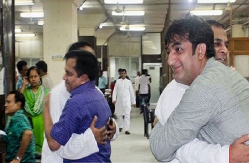 খুলেছে অফিস, নেই কর্মব্যস্ততা