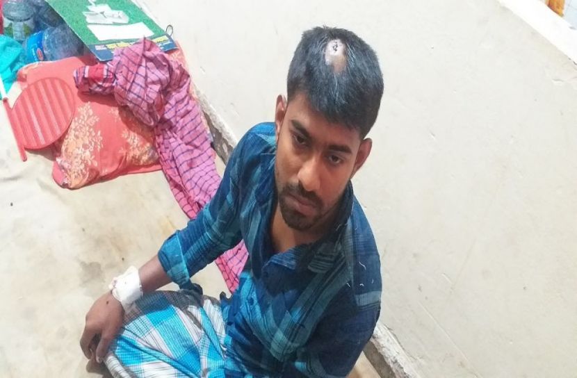 নোয়াখালীতে তুচ্ছ ঘটনায় হামলা