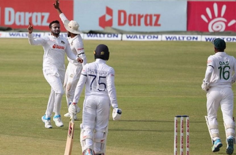 অবশেষে উইকেটের দেখা পেলেন সাকিব