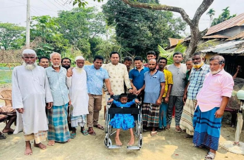 সাবেক ছাত্রলীগের নেতার হুইলচেয়ার পেয়ে মহাখুশি জান্নাতুল