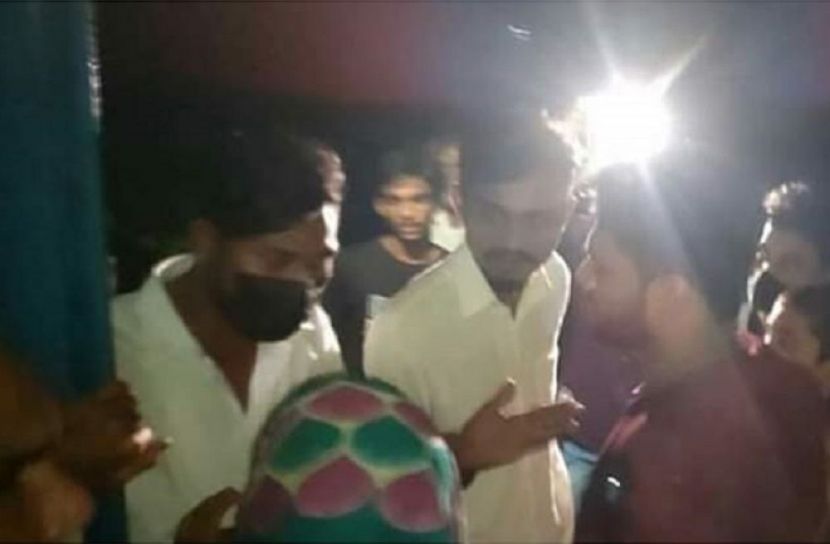 সাংবাদিকের বাড়িতে সন্ত্রাসী হামলা