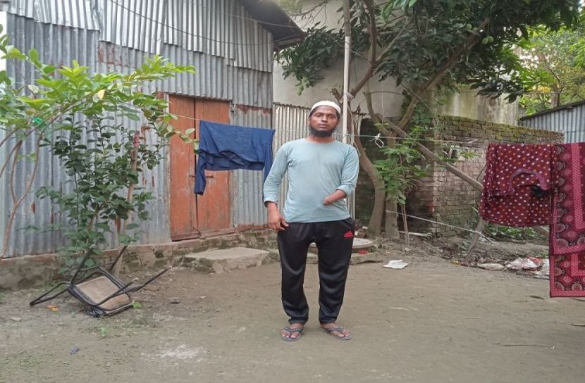 মুন্সীগঞ্জে যুবককে মারধর, ঘরে অগ্নিসংযোগ
