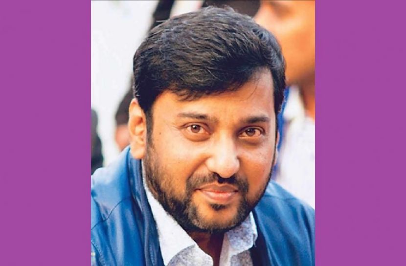 আদালতে সম্রাটের আত্মসমর্পণ