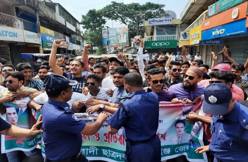 ছাত্রদলের সমাবেশে পুলিশের  লাঠচার্জ, আহত  ৬