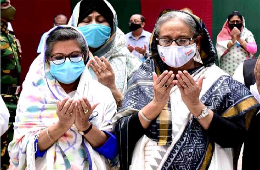 বঙ্গবন্ধুর সমাধিতে প্রধানমন্ত্রীর ফাতেহা পাঠ