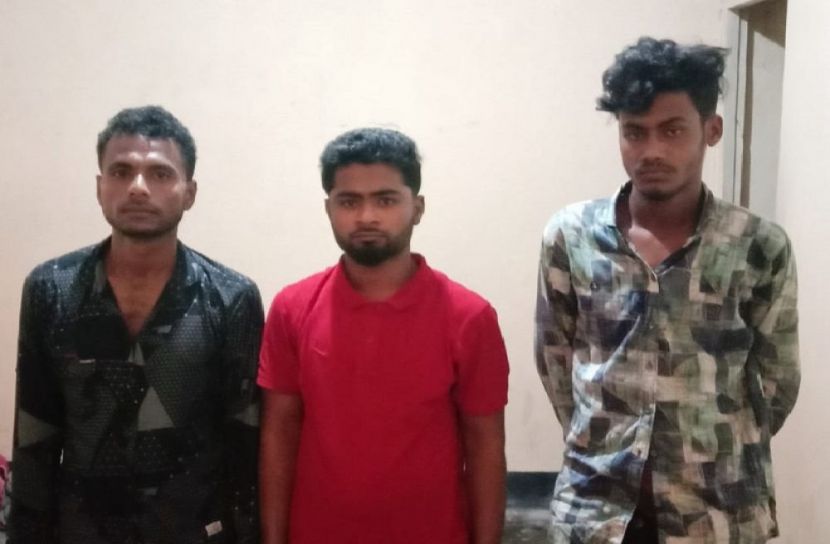 বান্ধবীসহ কলেজ ছাত্রকে তুলে নিয়ে চাঁদা দাবি,গ্রেফতার ৩