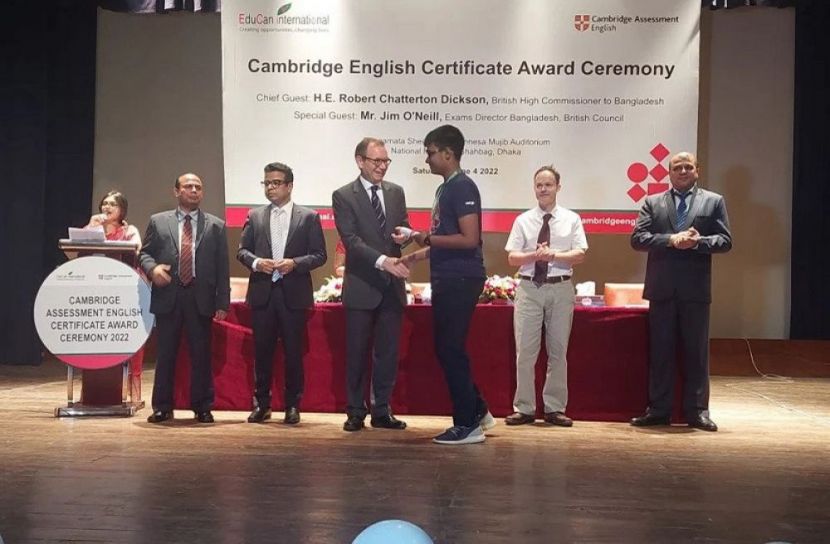 ক্যামব্রিজ ইংলিশের সনদ পেলেন ২৯৪ শিক্ষার্থী