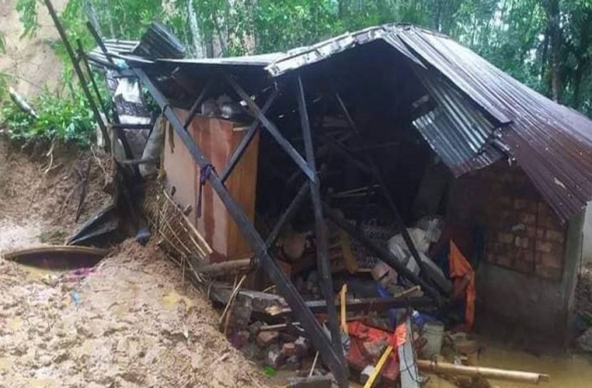 সিলেটে টিলা ধসে নিহত ৪