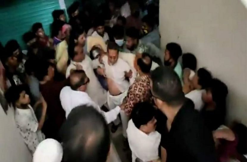 জাতীয় পার্টির বর্ধিত সভায় সদরের সাবেক সংসদ সদস্য লাঞ্ছিত