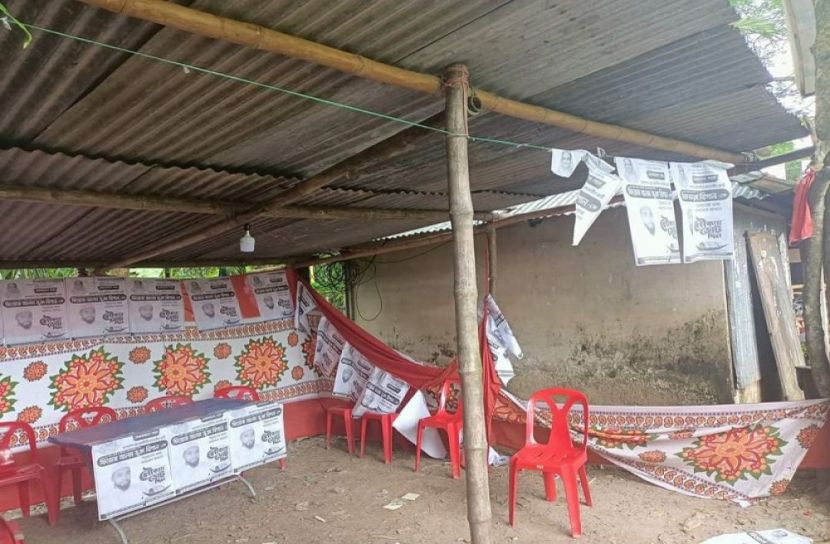 নোয়াখালীতে নৌকার নির্বাচনী ক্যাম্পে হামলা-ভাংচুর