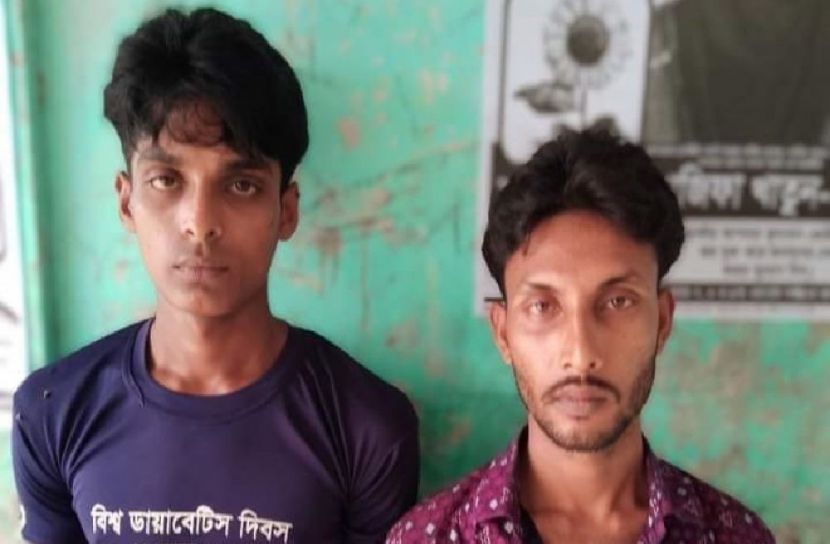 ভোট কেন্দ্র থেকে ২ যুবক আটক