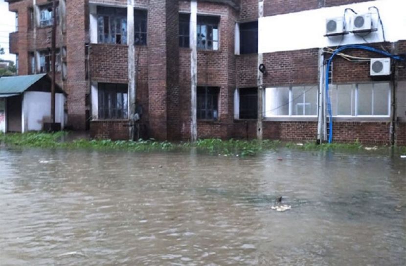 শাবি ক্যাম্পাসে বন্যার পানি